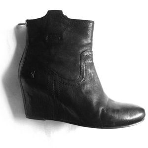 Frye Carson wedge bootie